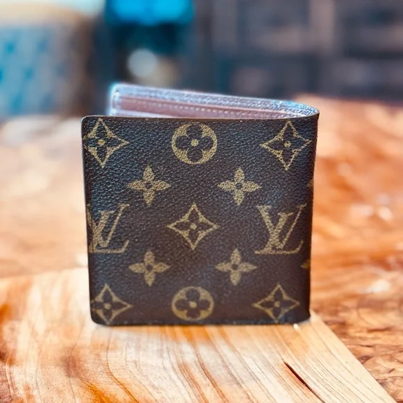 men’s monogram bifold wallet
vintage - Picture 2 of 13